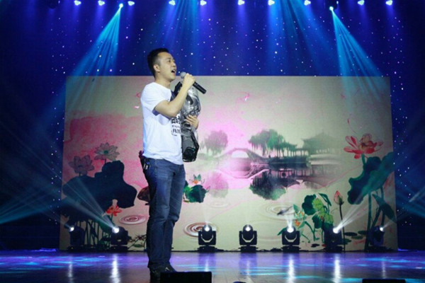 我院舉辦“你好舊食光”2018屆畢業(yè)生晚會