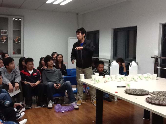 我院學(xué)生交流會順利舉行