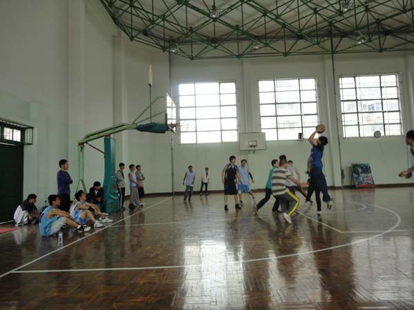 玩轉(zhuǎn)籃球，點燃初夏激情