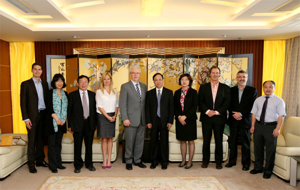 加拿大馬尼托巴省省長Greg Selinger先生來我校訪問