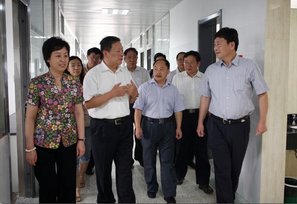 國家糧食局局長聶振邦一行來我校視察