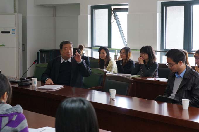 原南京經(jīng)濟(jì)學(xué)院院長(zhǎng)靳祖訓(xùn)教授回學(xué)院指導(dǎo)工作