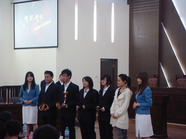 我院參加“模擬兩會(huì)”榮獲第三