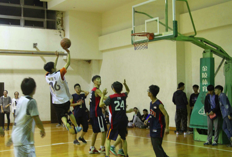 【新生杯籃球賽】最后一戰(zhàn)我院獲得第四名