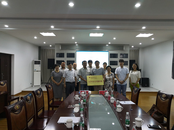 食品科學(xué)與工程學(xué)院與洪澤湖糧食儲(chǔ)備直屬庫(kù)共建大學(xué)生社會(huì)實(shí)踐基地