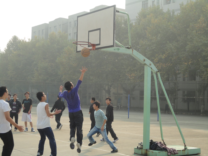 點燃激情，玩轉籃球——院籃球賽初賽圓滿結束