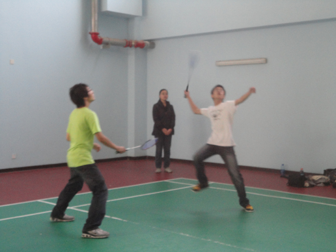 青春在賽場張揚，夢想在手中騰飛——“新生杯”羽毛球賽圓滿落幕