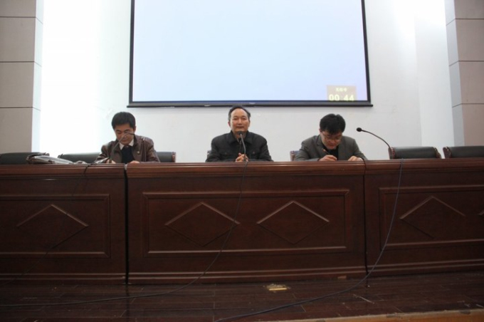 我院成功舉辦杰出校友報(bào)告會(huì)